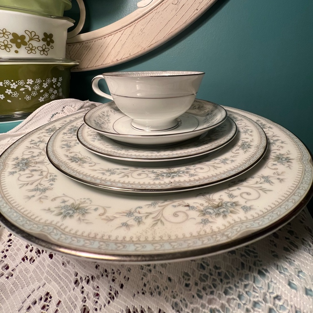 Vintage Noritake Colburn #6107 Bone China Dinnerware Set with Platinum Trim